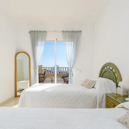 House With Sea Views Holiday home *